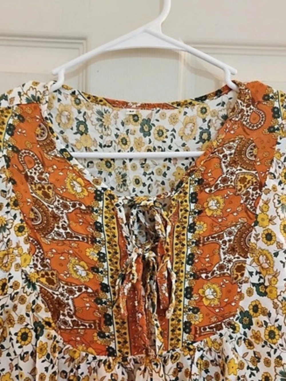 Floral Tunic in Orange & White Size Medium - Picture 3 of 13